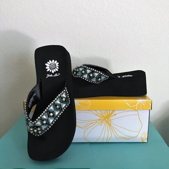Yellow Box Shoes Womens Yellow Box Flip Flops In Black With